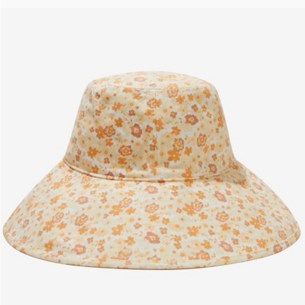 Lack Of Color Holiday Bucket Hat - Womens L/XL - Peach Bloom - NWT